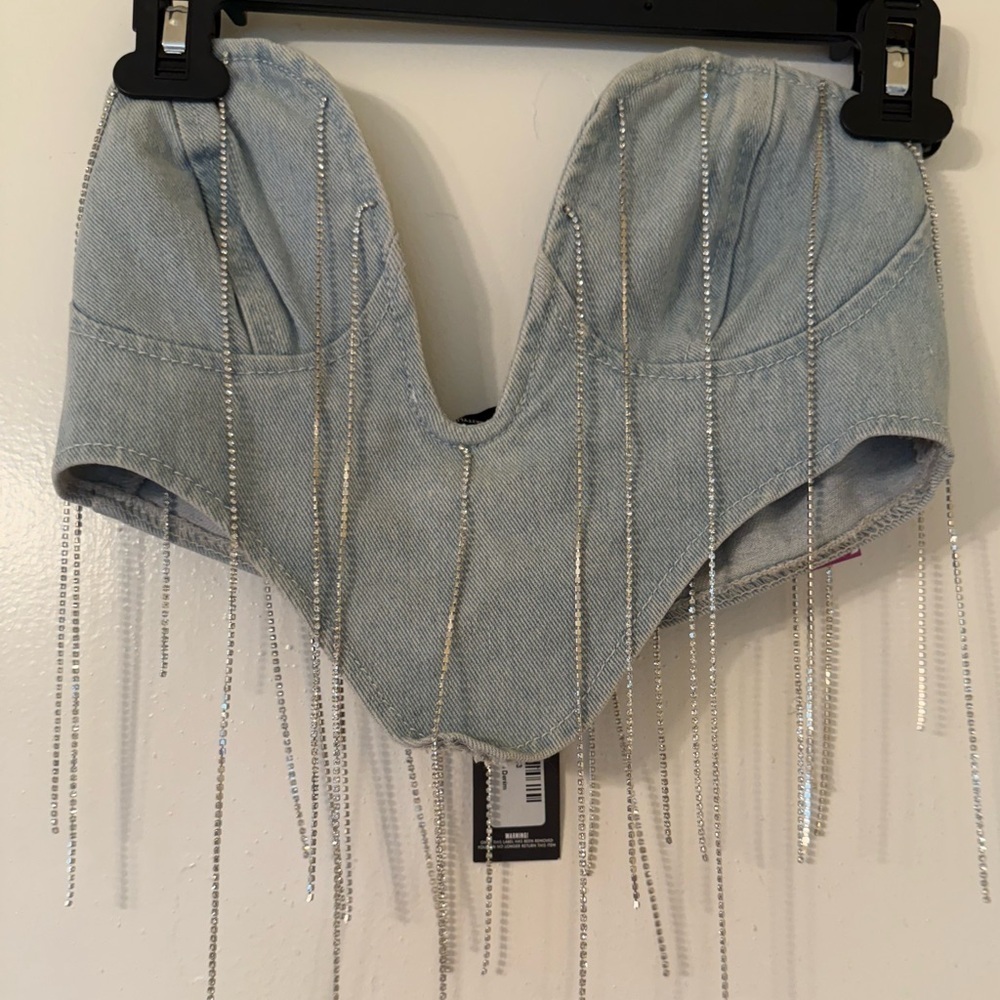 3 trendy crop tops sold as a bundle #festivalvibes - Picture 6 of 7